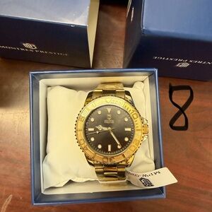 Montres Prestige x Invicta Gold and Black Men's Watch
